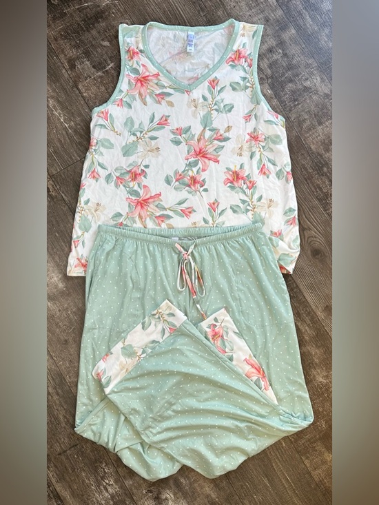 Flora Nikrooz Other - Flora Nikrooz Mint Green Polka Dot and Pink Floral Sleep Set Size Large
